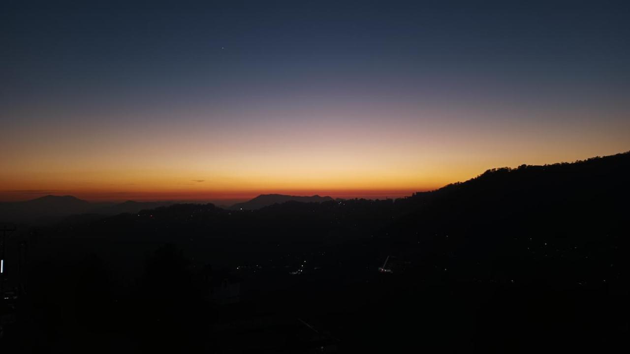 Thakur Homes- Couple And Family Friendly Homestay Shimla Dış mekan fotoğraf
